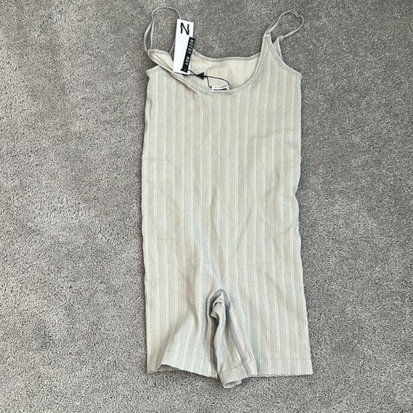 Noisy May Romper - Picture 4 of 7